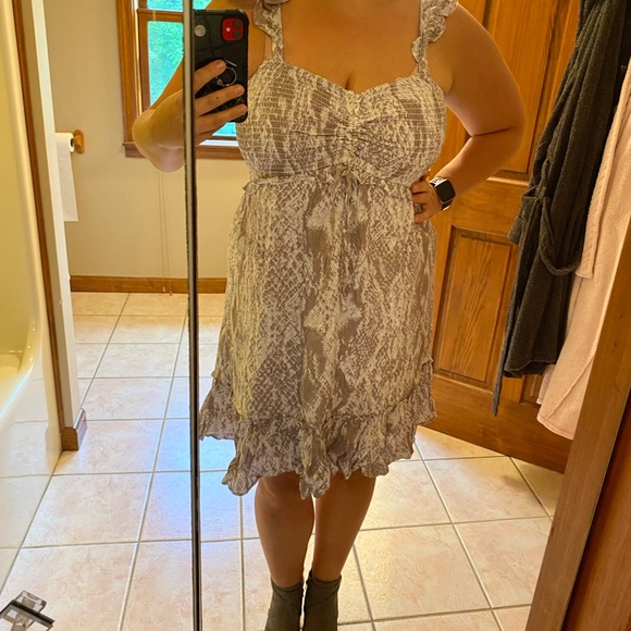 Grey/cream snakeskin print sundress. Size XL. - Picture 5 of 5